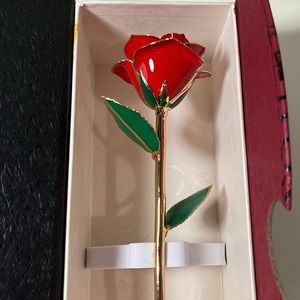 Suturun 24K Gold Dipped Red Rose
